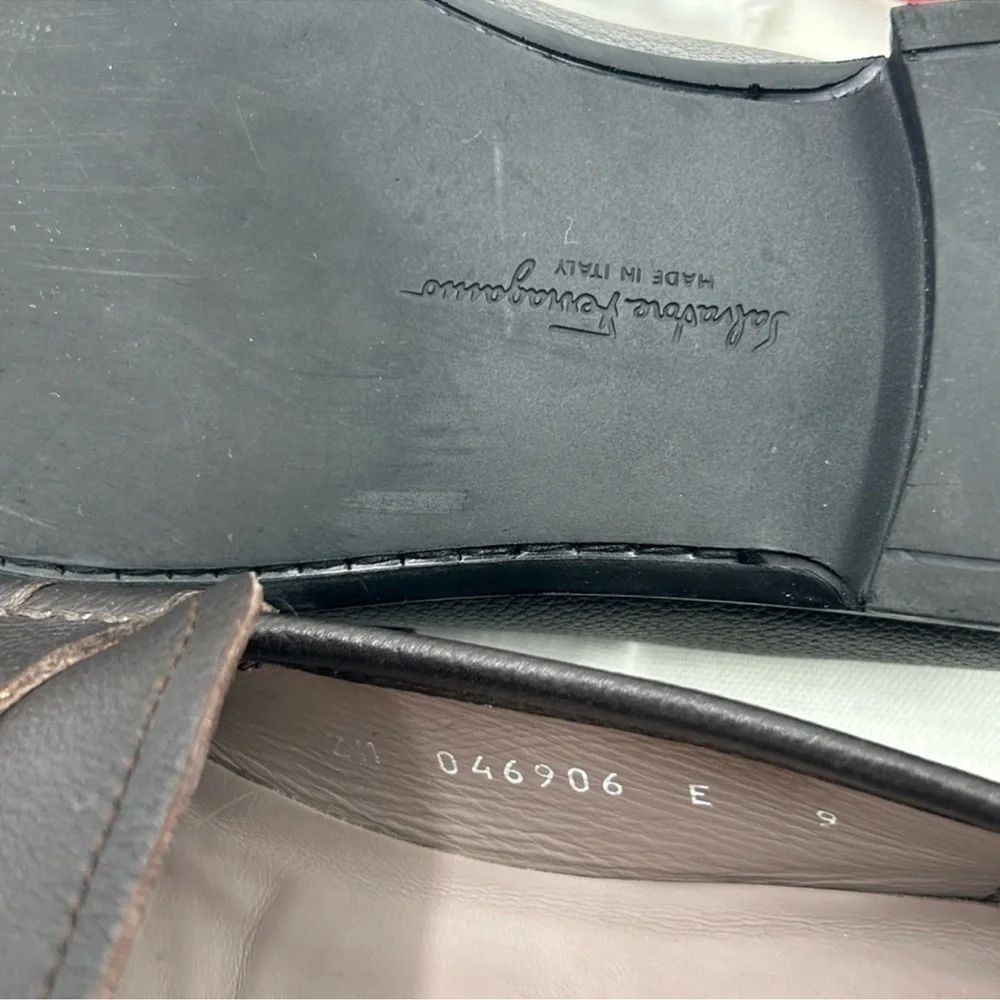 Men’s Salvatore, Ferragamo Gancini leather loafers size 9E made in Italy
